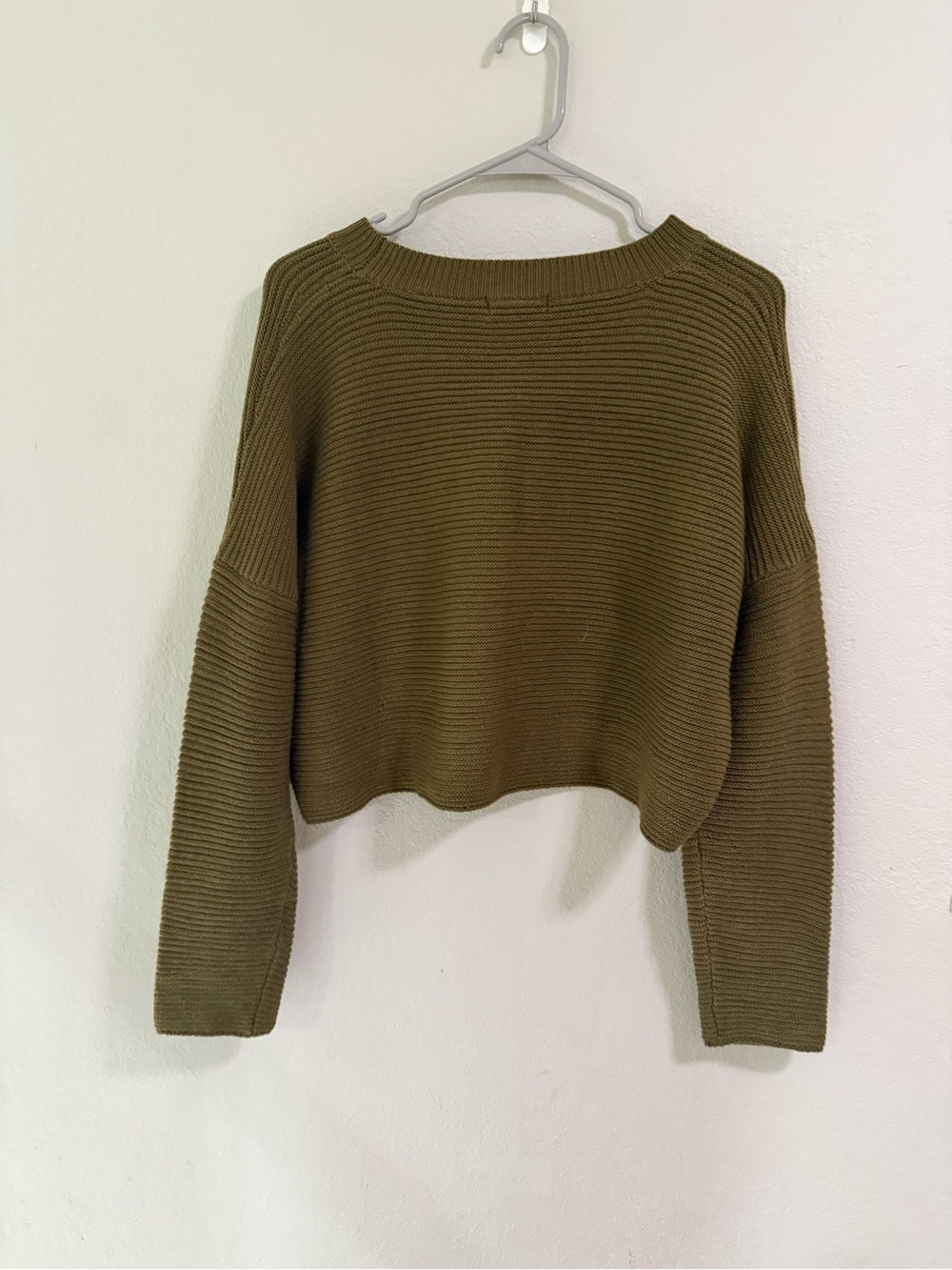 Lilyful Olive Green Cropped Knit Sweater Dolman Sleeve M - Picture 4 of 5